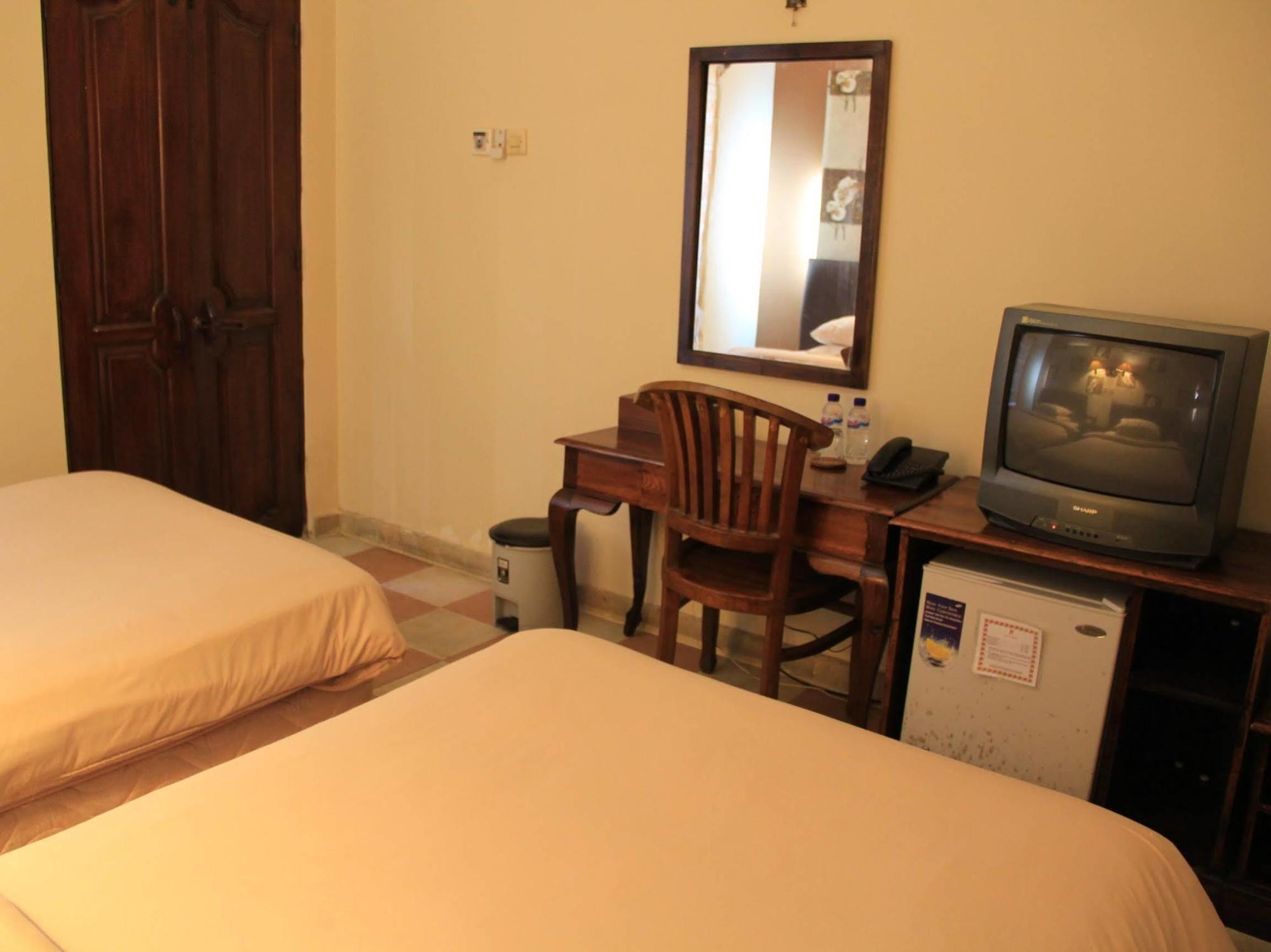 Nathan Hotel Kuta  Exterior photo