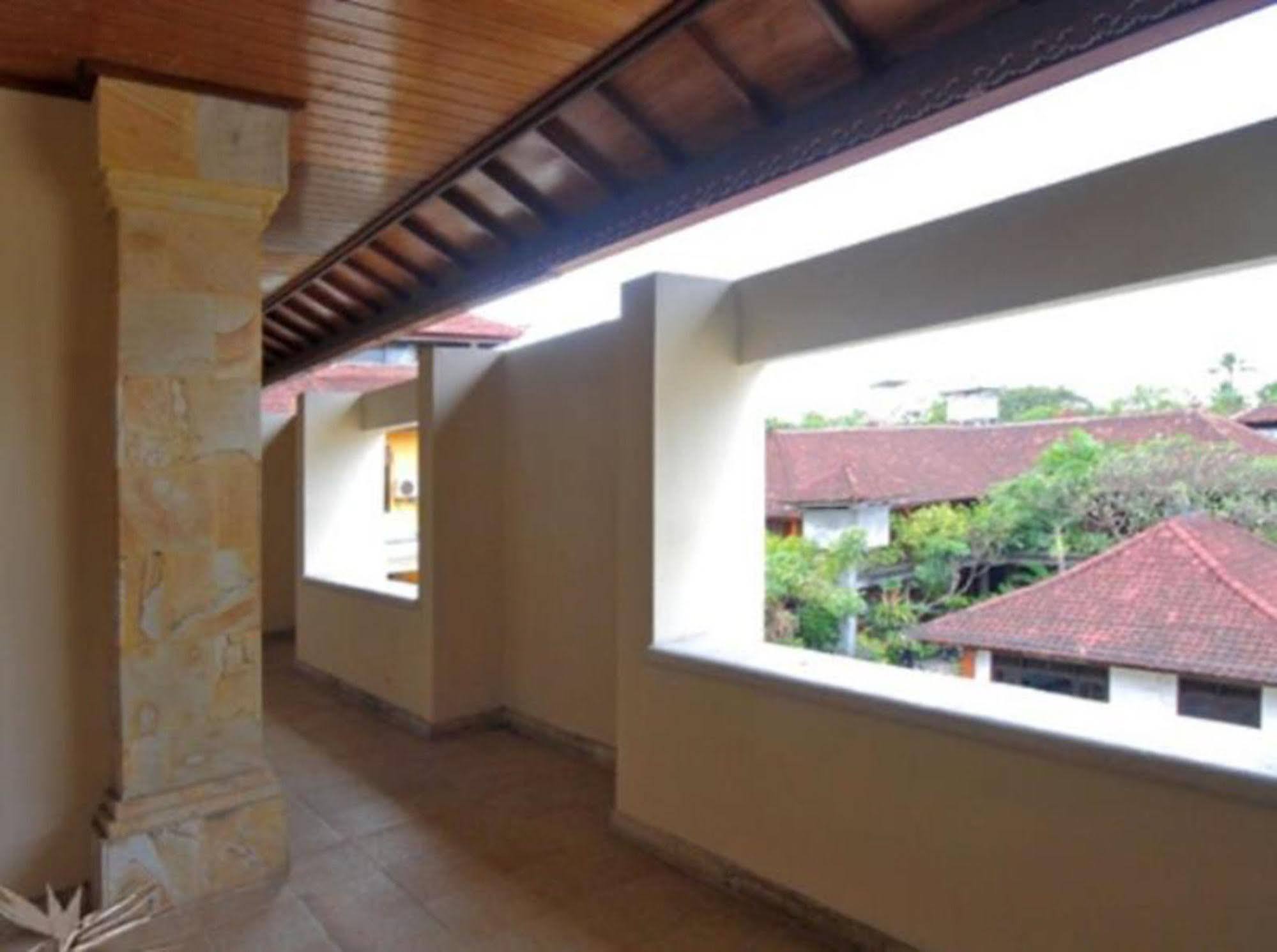 Nathan Hotel Kuta  Exterior photo