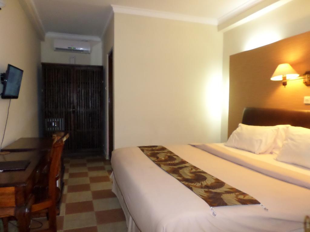 Nathan Hotel Kuta  Exterior photo